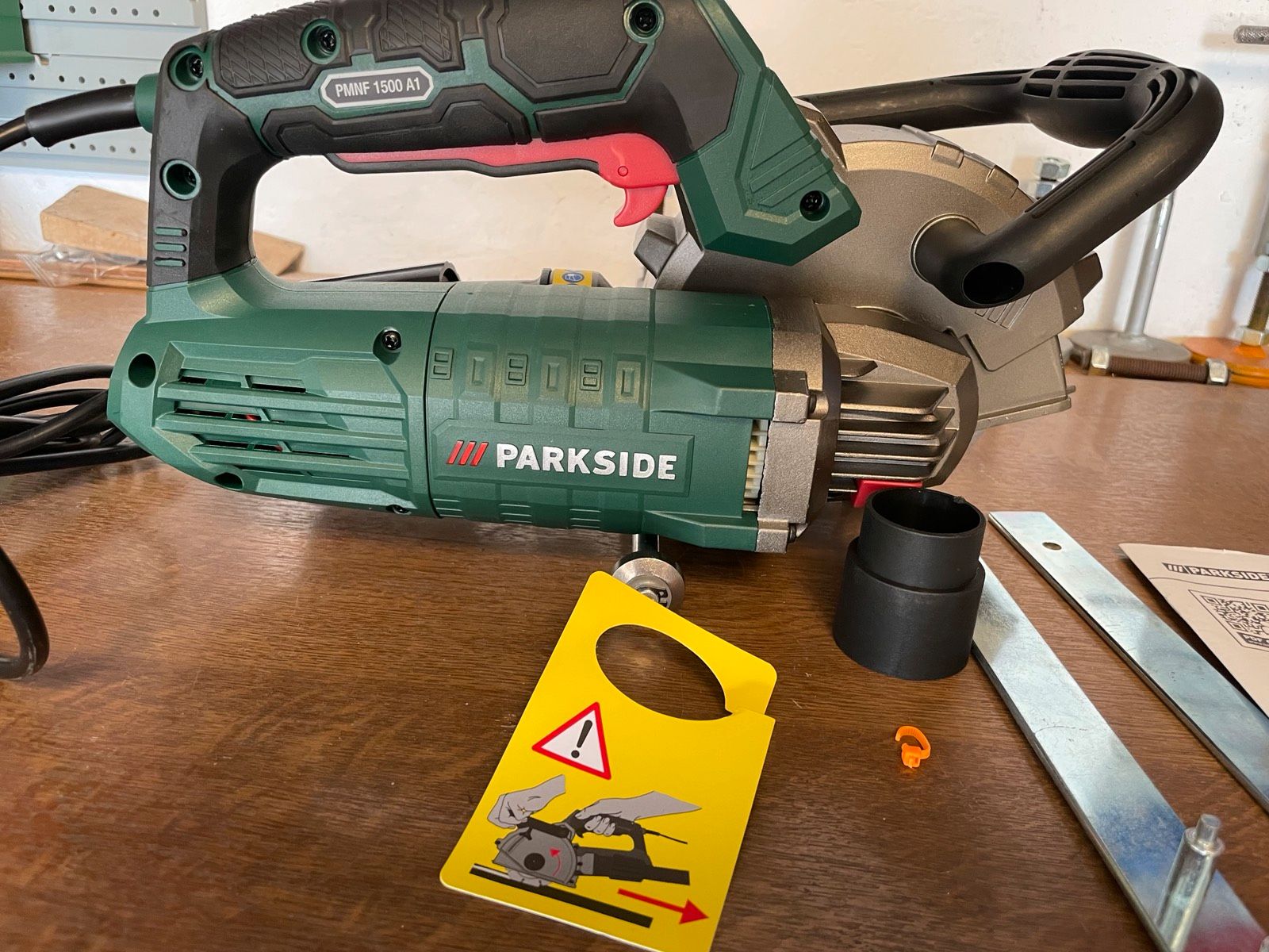 PARKSIDE Mauernutfräse PMNF 1500 A1 Test