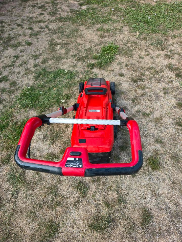 Einhell GP-CM 36/450 mit Bediengriff und Führungsholm von hinten