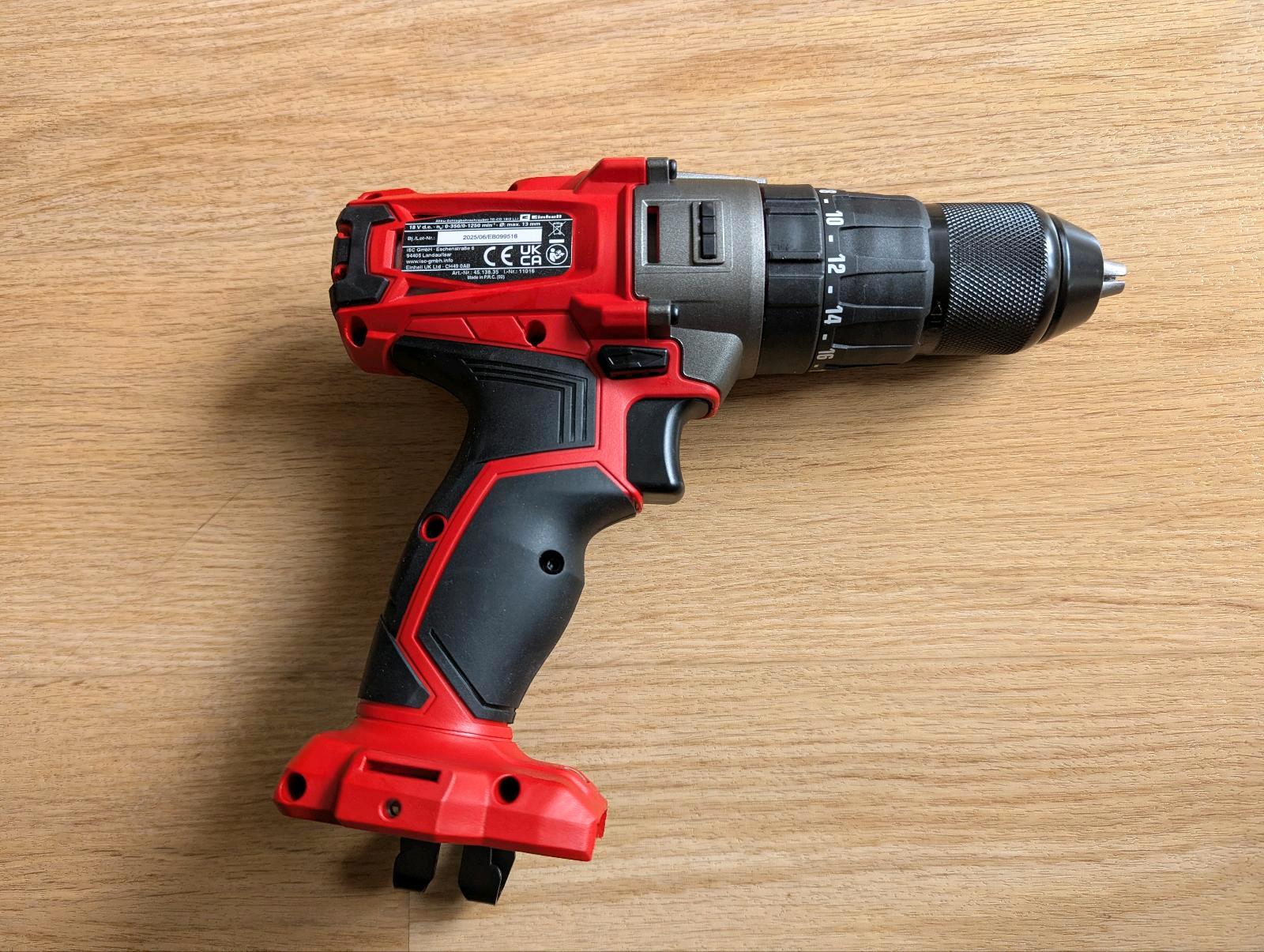 Einhell TE-CD 18/2 Li-i mit Typenschild und 13-mm-Bohrfutter